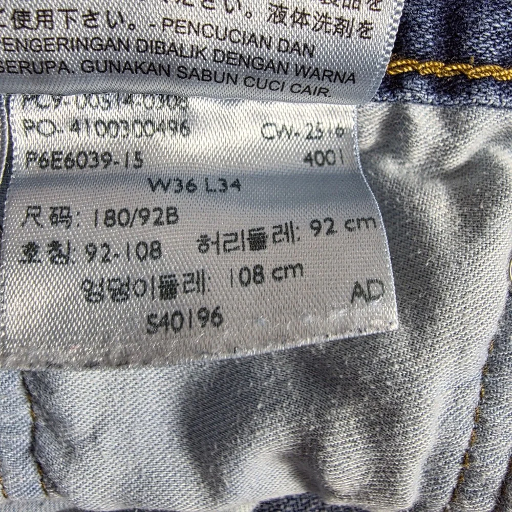 Levis 514 Mens Straight Fit Jeans 36x34 Measures 34x33 Med Wash Denim Distressed